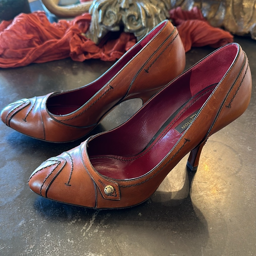 Authentic Louis Vuitton Cognac Stitched Leather Pumps Size 37.5 - Picture 4 of 4
